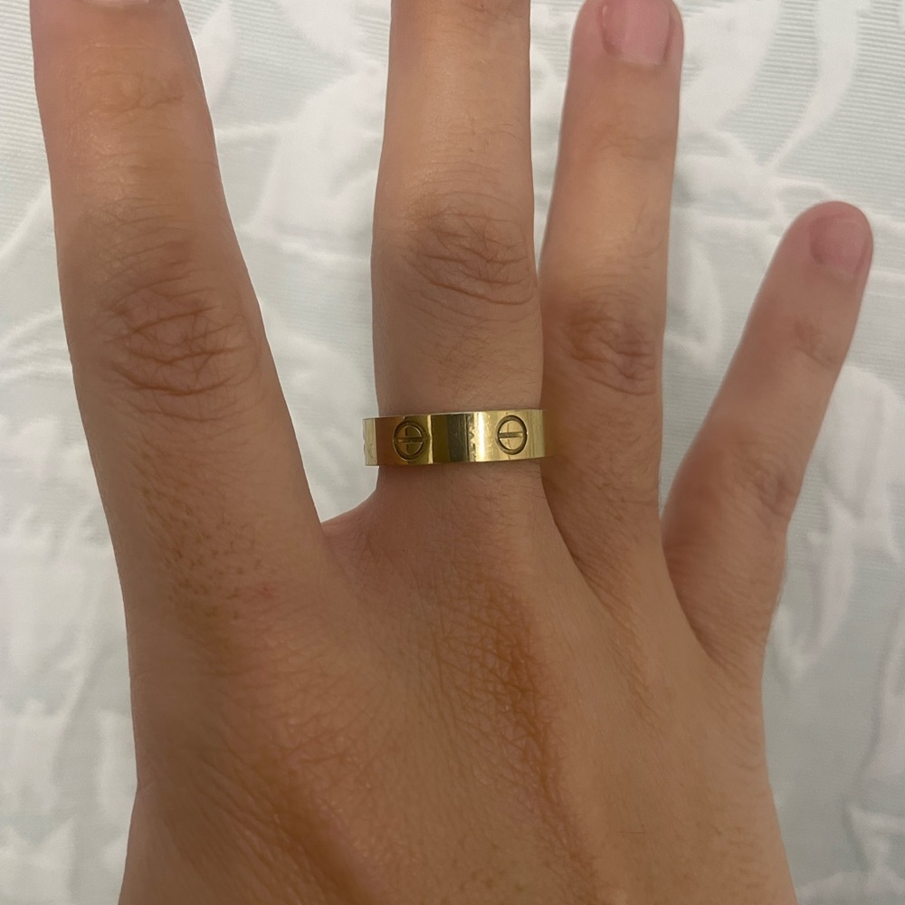 Love 18k gold ring